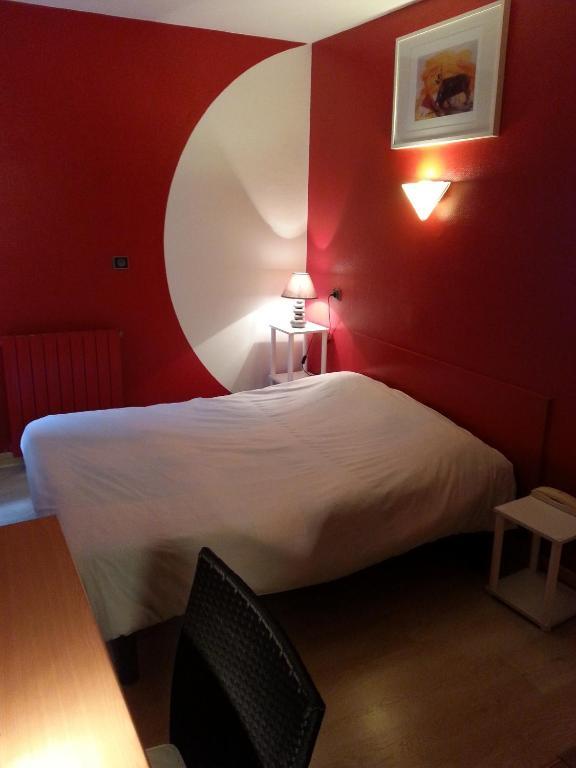 Hotel Du Lion D'Or Marmande Room photo